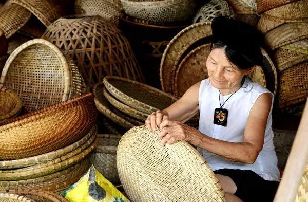 Làng nghề đan lát thôn Nam Giang
