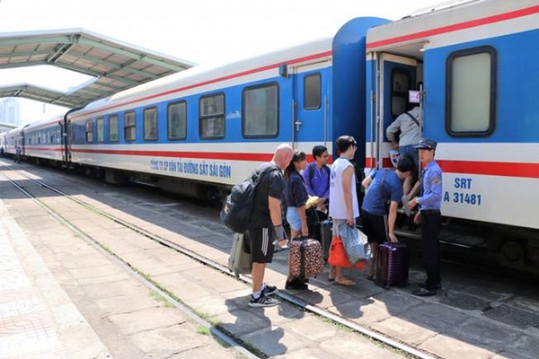 Hành khách nên lưu giữ vé điện tử trên điện thoại để tiện kiểm soát khi lên tàu
